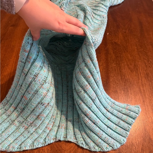 Crochet mermaid tail blanket - Picture 4 of 4